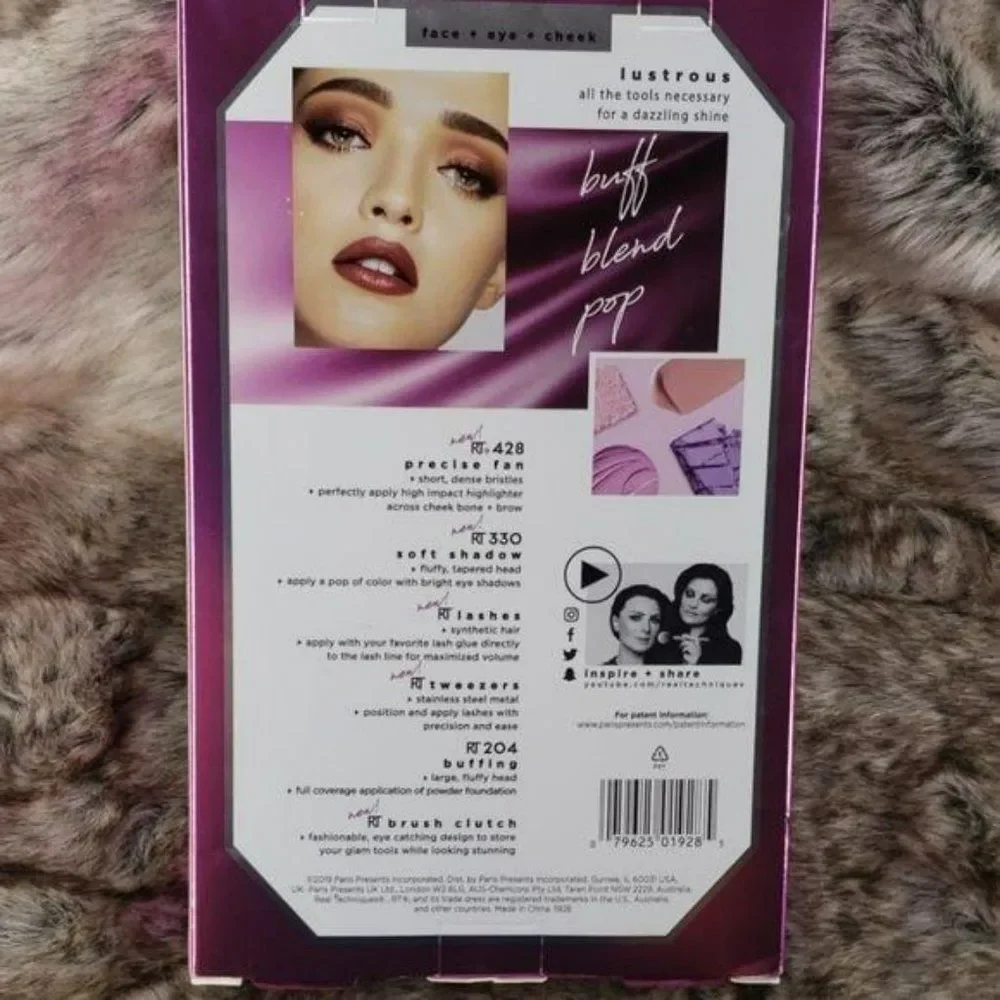 Real Techniques Sam‎ & Nic lustrous Makeup brush